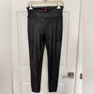 SPANX Black Leggings - XL but more like Large.Stretchy
94% Nylon 6% Elastane